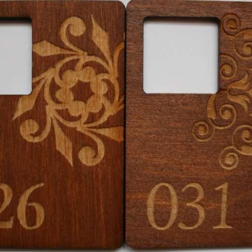 Номерки из фанеры